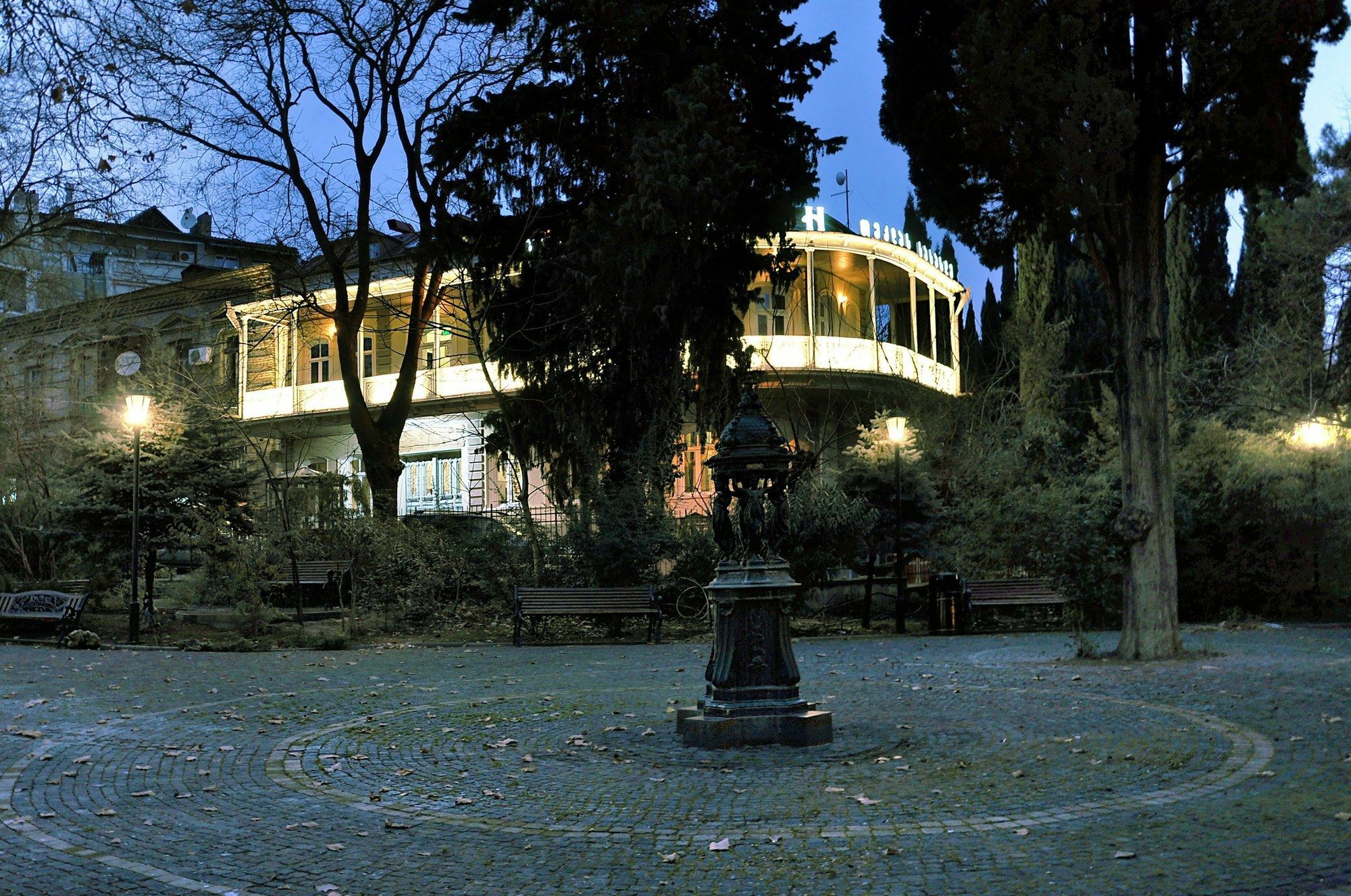 Tekla Palace By Urban Hotels Тбилиси Екстериор снимка